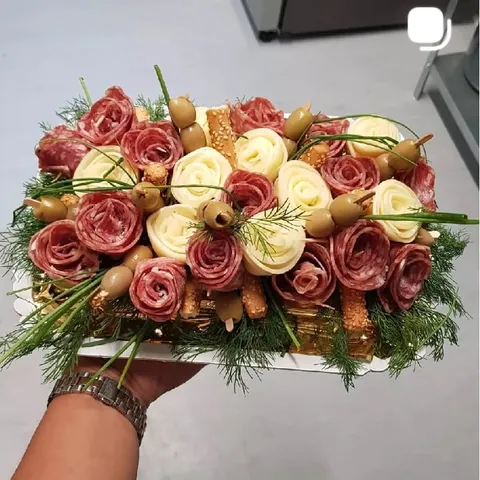 Bouquet de roses de charcuterie et de fromage